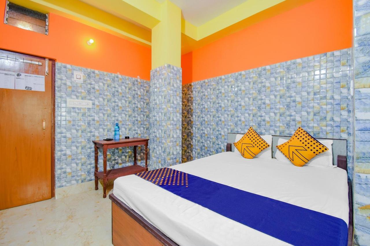 SPOT ON 74542 Aarav Hotel Jādabpur Exteriör bild
